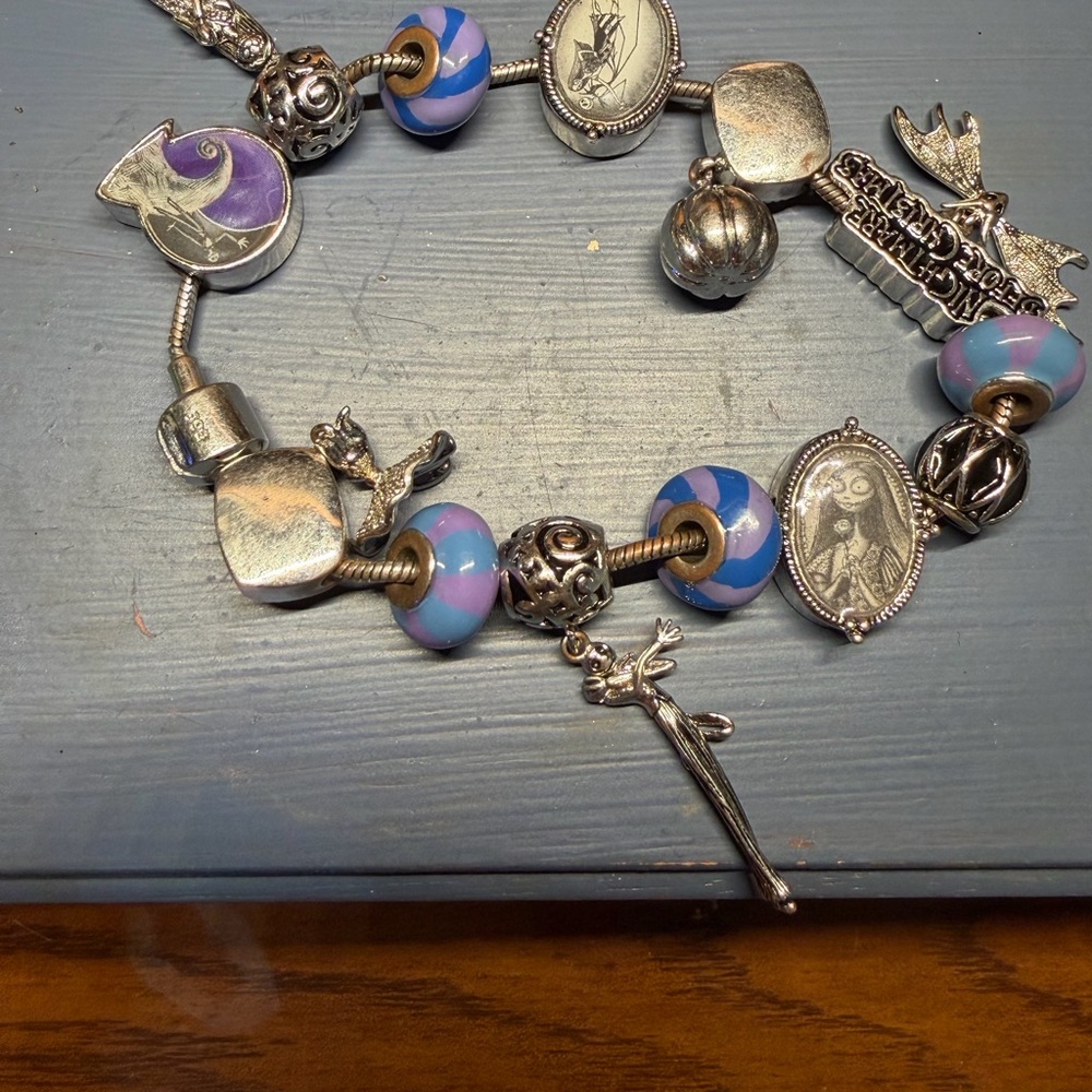Bradford Exchange Disney Tim Burton's Nightmare Before Christmas Bracelet Loose - Picture 3 of 10